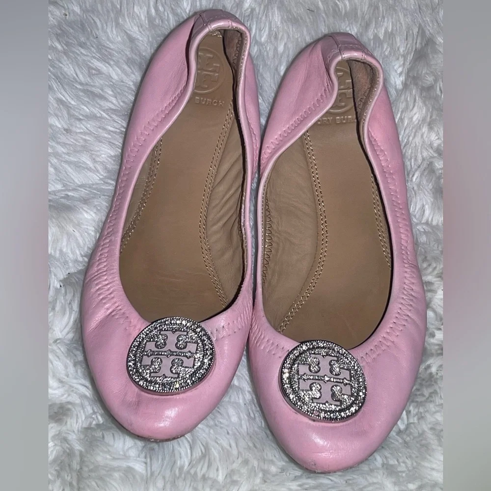 Tory Burch women’s pink rhinestone logo flat shoes size 6.5